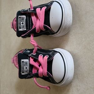 Girls size 9 Converse shoes